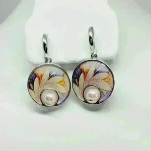 NWOT Elegant Enamel Round Painted Earrings